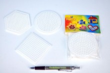 Podložka na zažehlovací korálky Hama MIDI- kolečko,čtverec,šestiúhelník plast 3ks v sáčku 9x9cm